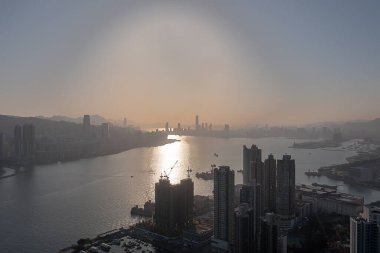 9 Nisan 2022 Akşam saatlerinde Victoria Limanı, Devil Peak manzarası