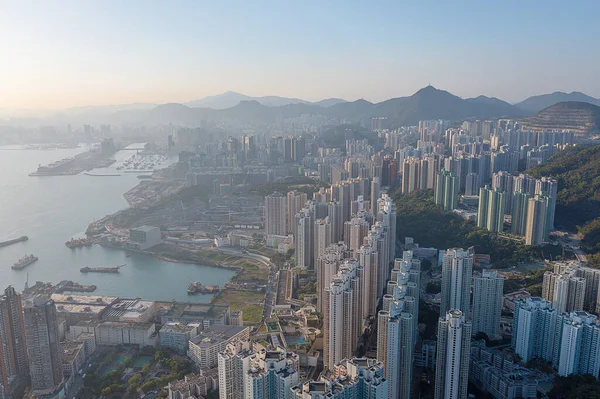 9 Nisan 2022, Lam tin Kwun Tong 'daki konut binası.