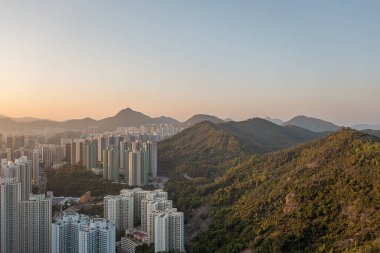 9 Nisan 2022, Lam tin Kwun Tong 'daki konut binası.