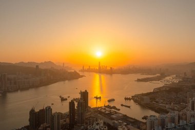 9 Nisan 2022 Akşam saatlerinde Victoria Limanı, Devil Peak manzarası