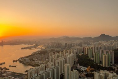 9 Nisan 2022 Akşam saatlerinde Victoria Limanı, Devil Peak manzarası