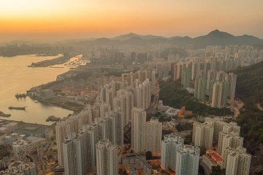 9 Nisan 2022, Lam tin Kwun Tong 'daki konut binası.