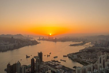 9 Nisan 2022 Akşam saatlerinde Victoria Limanı, Devil Peak manzarası