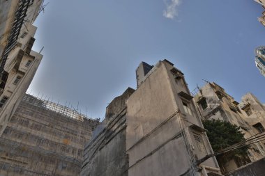10 Nisan 2022 Hong Kong eski apartman binaları veya Tong Lau panel bloklarıdır.