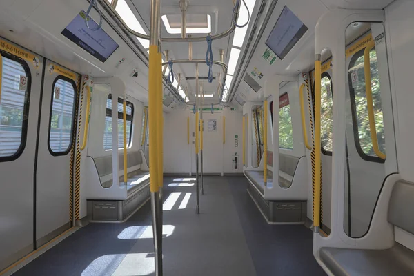10 Nisan 2022. Hong Kong 'daki boş metro treni.