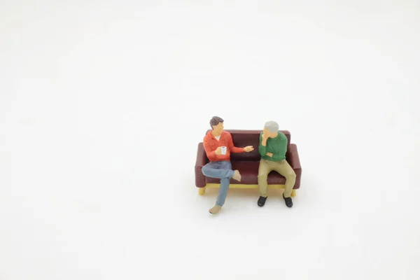 Mini Friends Talking Sitting Couch Living Room — ストック写真