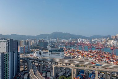 14 Nisan 2022 Kwai Tsing konteyner terminali, Hong Kong