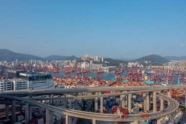 14 Nisan 2022 Kwai Tsing konteyner terminali, Hong Kong