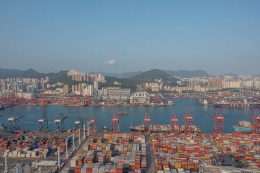 14 Nisan 2022 Kwai Tsing konteyner terminali, Hong Kong