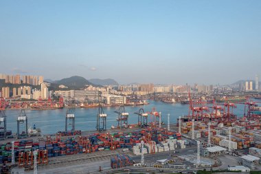 14 Nisan 2022 Kwai Tsing konteyner terminali, Hong Kong