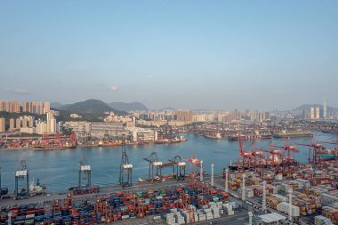 14 Nisan 2022 Kwai Tsing konteyner terminali, Hong Kong