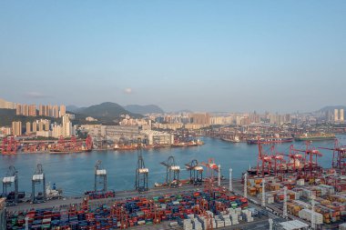 14 Nisan 2022 Kwai Tsing konteyner terminali, Hong Kong