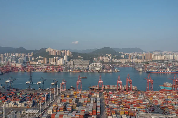 14 Nisan 2022 Kwai Tsing konteyner terminali, Hong Kong