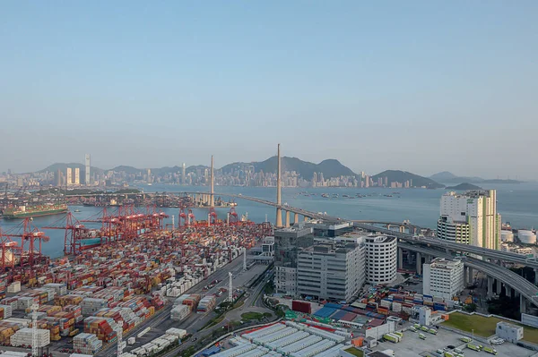 14 Nisan 2022 Kwai Tsing konteyner terminali, Hong Kong