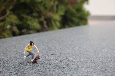 Patenci figürü numaralar yapmaya hazır. 