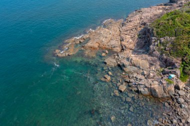 23 Nisan 2022 Okyanus dalgaları ve fantastik Rocky sahili manzarası