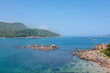 23 Nisan 2022 Okyanus dalgaları ve fantastik Rocky sahili manzarası