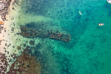 23 Nisan 2022 Okyanus dalgaları ve fantastik Rocky sahili manzarası