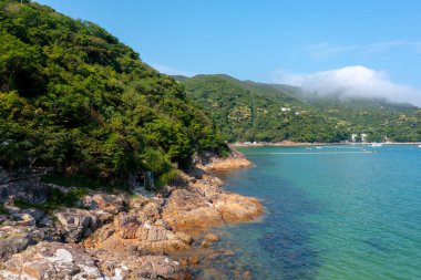 23 Nisan 2022 Hong Kong 'da güzel kumlu plaj, Clear Water Bay First Beach