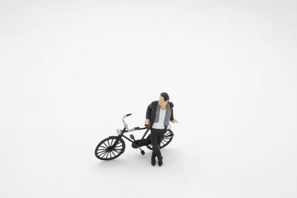 Фигура Стоять Велосипеде Белом Фоне — стоковое фото