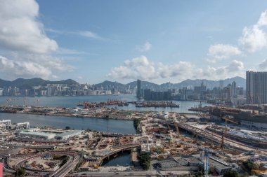 24 Nisan 2022 Merkez Kowloon Yolu 'nda yeni otoyol yapım aşamasında