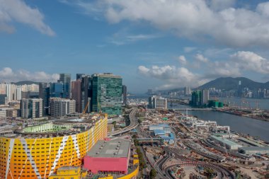 24 Nisan 2022 Merkez Kowloon Yolu 'nda yeni otoyol yapım aşamasında