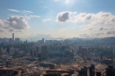 Kowloon şehrinden Kowloon manzarasının ortası 24 Nisan 2022