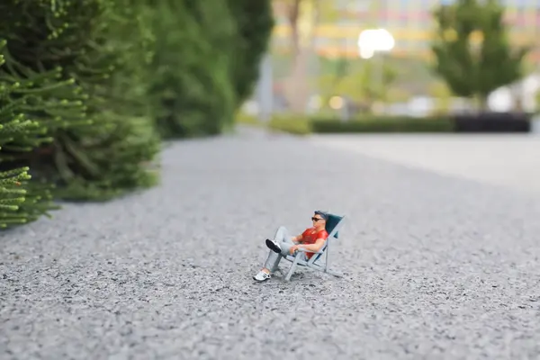 Die Minifigur Entspannt Sich Park — Stockfoto