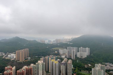 30 Nisan 2022 Tseung Kwan O, Hong Kong 'daki yüksek binalı apartman blokları