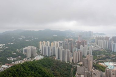 30 Nisan 2022 Tseung Kwan O, Hong Kong 'daki yüksek binalı apartman blokları