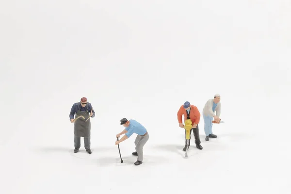 Мини Люди Группа Труда Изолированы Белом Фоне — стоковое фото