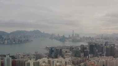 2 Mayıs 2022 Doğu Kowloon, Hong Kong 'dan Victoria Limanı' nın görüş açısı