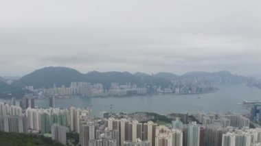 2 Mayıs 2022 Doğu Kowloon, Hong Kong 'dan Victoria Limanı' nın görüş açısı