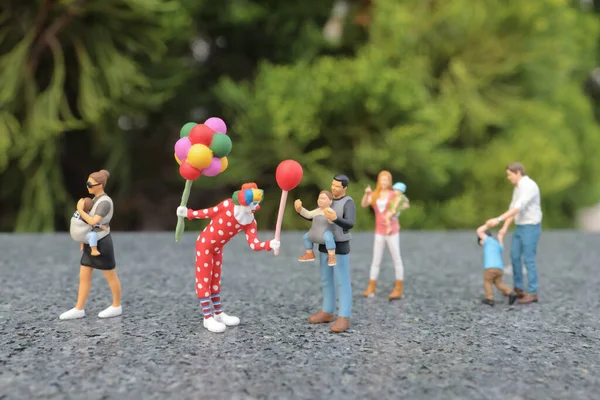 Figure Clown Share Balloons Kids — Fotografia de Stock