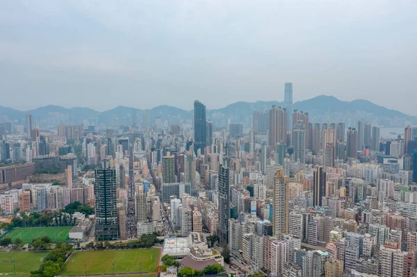 7 Mayıs 2021 Kowloon Yarımadası 'nın güneyinde bir şehir manzarası.