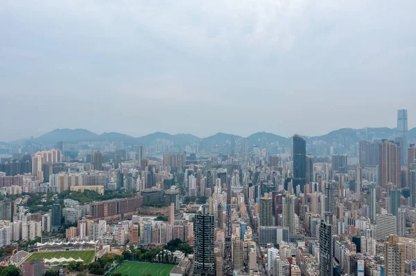 7 Mayıs 2021 Kowloon Yarımadası 'nın güneyinde bir şehir manzarası.