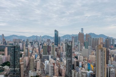 9 Mayıs 2022 Kowloon Yarımadası 'nın güneyinde bir şehir manzarası.