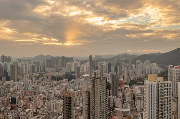 9 Mayıs 2022 Sham Shui Po 'nun batısında bir Kowloon şehri.