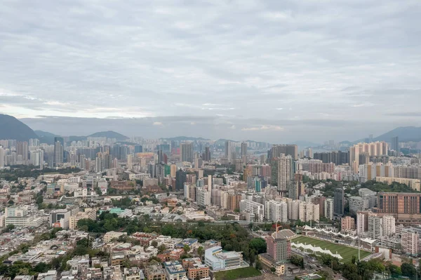 9 Mayıs 2022 Kowloon Doğu 'nun Kowloon Tong şehrinin manzarası.