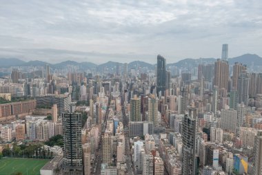 9 Mayıs 2022 Kowloon Yarımadası 'nın güneyinde bir şehir manzarası.