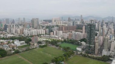 9 Mayıs 2022 Kowloon Yarımadası 'nın güneyindeki bir şehir manzarası.