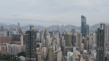 9 Mayıs 2022 Kowloon Yarımadası 'nın güneyindeki bir şehir manzarası.