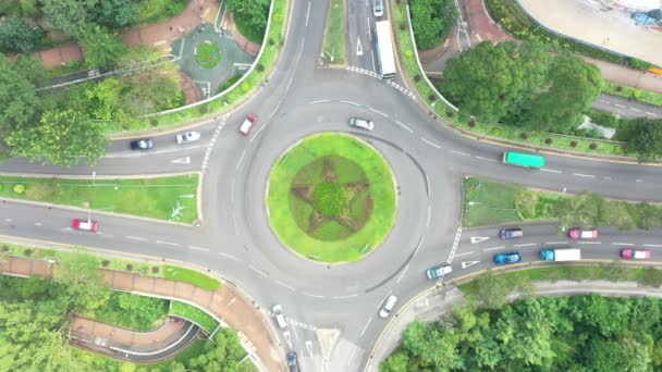 Οκτ 2019 Αεροφωτογραφία Του Κυκλικού Κόμβου Στην Πόλη Αυτοκίνητα Και — Αρχείο Βίντεο