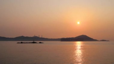 16 Şubat 2018 Dergi Adası 'nın batışı ve Güney Horizons, Apleichau, Hong Kong' dan Lung Shan Pai.