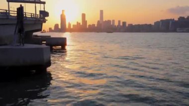 5 Nisan 2018, Hong Kong 'un kuzey kıyısı iskelesi.