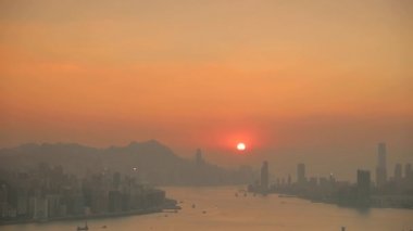 21 Ekim 2017 Günbatımı Hong Kong Victoria Limanı