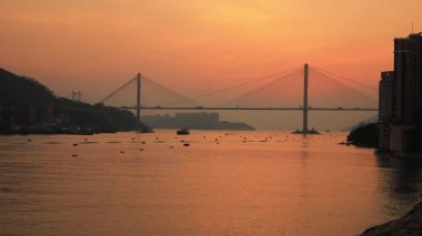 29 Ekim 2017 Ting Kau Köprüsü 'nde gün batımı