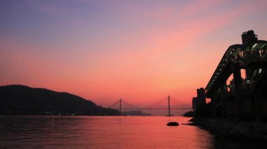 29 Ekim 2017 Ting Kau Köprüsü 'nde gün batımı