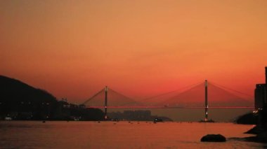 29 Ekim 2017 Ting Kau Köprüsü 'nde gün batımı