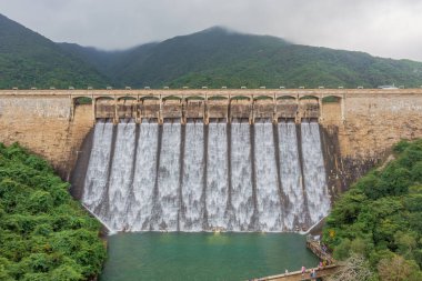 12 Haziran 2022 Tai Tam Tuk Barajı, Yağmur yağdıktan sonra sel boşaltımı